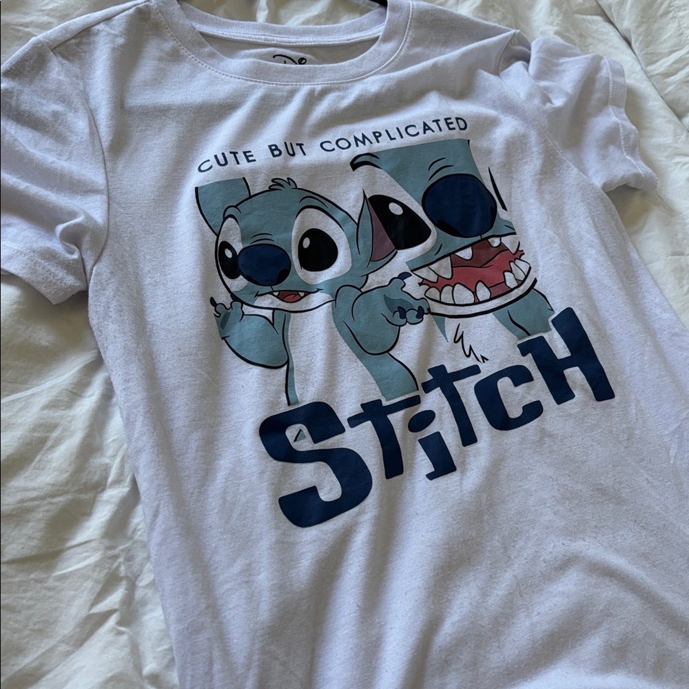 ⭐️ 4 for $20 - Bundle and save!!! ⭐️
Disney Stitch White Comfy T-Shirt - Picture 7 of 7